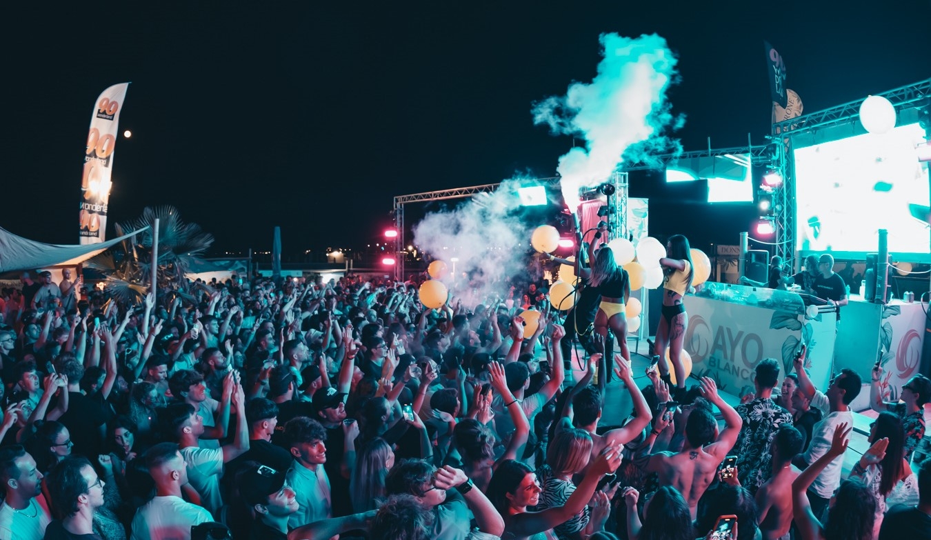 Festa in spiaggia a Sottomarina con musica e drink Cayo Blanco, Le Tegnue Beach, Playa Bonita, Point Break